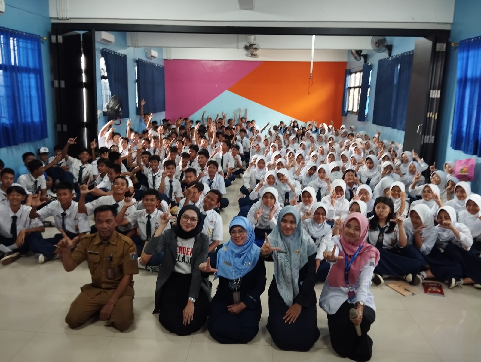 Roadshow Workshop Membaca Di SMP Negeri 148 Jakarta